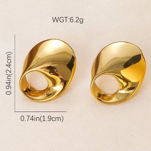 Macro shot of gold geometric earrings showing 6.2g weight and 2.4cm height dimensions