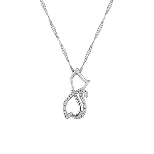 Collier minimaliste pendentif chat évidé avec cristaux sur chaîne à mailles vagues