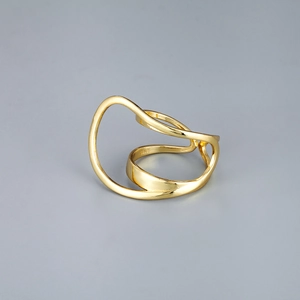 Anillo multicapa irregular de plata esterlina S925 con diseño minimalista dorado