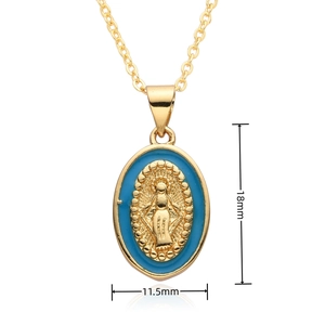 Dettaglio del ciondolo religioso Vergine Maria con dimensioni di 18 mm per 11,5 mm