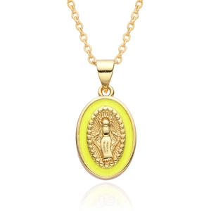 Collana religiosa con ciondolo ovale dorato, smalto giallo e rilievo della Madonna