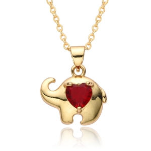 Vista detallada del colgante de elefante con circón de corazón rojo en oro