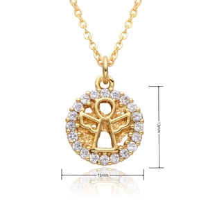 Detalle del colgante Virgen María dorado 13mm con micro-pavé de circonitas