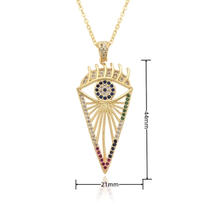 Detailansicht des goldenen bösen Blicks mit bunten Zirkoniasteinen und 44mm Maßen