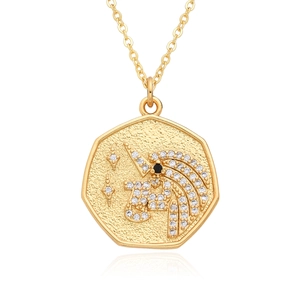 Achteckige Halskette mit goldenem Einhorn-Design und Mikro-Pave-Zirkonia-Kristallen