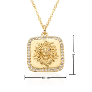 Detail eines 18mm goldenen Löwenkopf-Anhängers mit Zirkonia-Besatz an einer feinen Kette