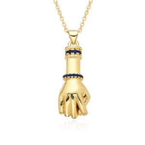 Gouden Figa-vuist hanger ketting met donkerblauwe kristallen op een fijne schakelketting