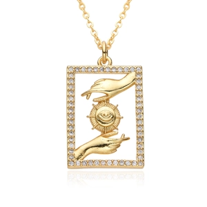 Collier avec pendentif rectangle doré œil de soleil et oxydes de zirconium bleus