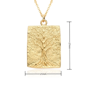 Détail du pendentif Arbre de Vie doré avec des dimensions de 27mm de haut et 21mm de large