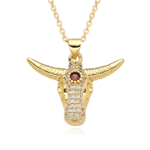 Collana con ciondolo a testa di toro placcata oro 18k con gemma rossa e zirconi