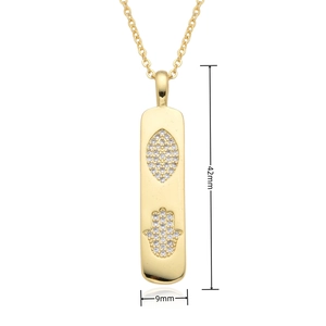 Detailansicht des Goldbarren-Anhängers mit Hamsa und bösem Blick, Größe 42 mm x 9 mm