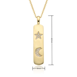 Detailansicht goldener Rechteckanhänger mit Stern und Mond Einlage, Maße 42mm x 9mm