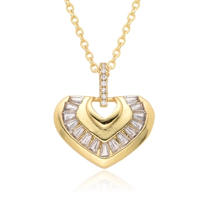Elegante goldene Doppelhalskette mit Zirkonia-Herzanhänger und feiner Gliederkette