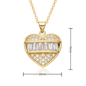 Detailansicht herzförmiger Gold-Halskettenanhänger mit Maßen von 19mm mal 20mm