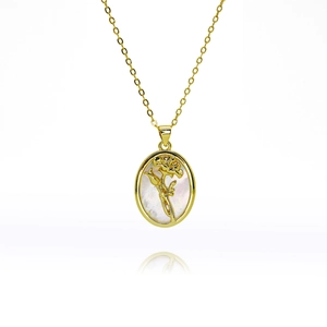 Vue détaillée du collier rose dorée avec pendentif ovale en nacre aux reflets irisés