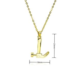 18k vergoldete Hip-Hop Hammer Halskette mit Maßen von 23mm mal 18mm im Detail