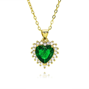 Elegante collana a cuore placcata oro 18k con grande zircone verde e alone di diamanti