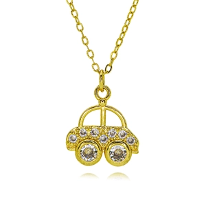 Collier chic avec pendentif voiture dorée et zircons étincelants sur chaîne à maillons O