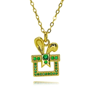 Détail du collier boîte cadeau oreilles de lapin dorées avec zircons verts brillants