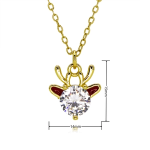 Détail du pendentif renne plaqué or 18k avec zircons, dimensions de 14mm par 15mm