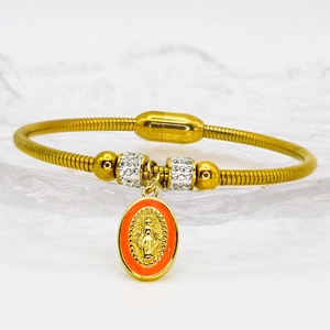 Bracciale dorato con ciondolo Vergine Maria, perline di cristallo e chiusura magnetica