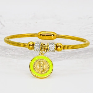 Bracciale religioso dorato con ciondolo Madonna, smalto verde e cristalli bianchi