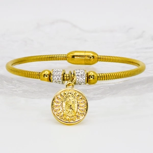 Gouden slangenketting armband met magnetische sluiting, pavé kralen en munt hanger