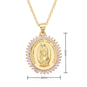 Collier religieux plaqué or 18k avec pendentif Vierge Marie et zircons roses