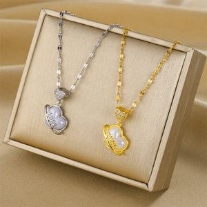 Lichte Luxe Titaniumstaal Halsketting Planeet Hart Hanger Vrouwen Koper Zirconia Luck Gegraveerd Goud Zilver Sieraden Halsketting