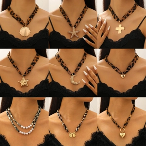 Vintage Leopardenmuster Band Choker Halskette Für Damen Gold Zinklegierung Herz Mond Stern Kreuz Muschel Anhänger Halsketten Bohemian Schmuck
