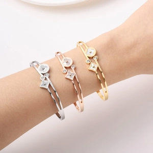 Women Titanium Steel Bangle Clover Flower Shell Inlaid Rhinestone Electroplated Gold Rose Gold Silver Elegant Minimalist Fashion Jewelry