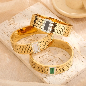 Vintage Palace Honeycomb Pattern Titanium Steel Bangle For Women Gold Plated Rhinestone Inlaid Open Luxury Bracelet Jewelry Gift