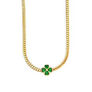 Collier trèfle à quatre feuilles en acier titane doré avec zircons verts émeraude