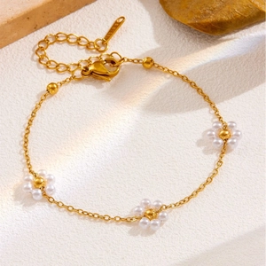 Minimalist gold stainless steel chain necklace with white pearl flower charms for women