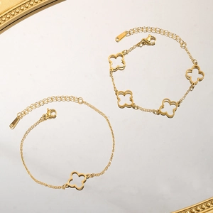 Minimalistisches Armband-Set aus 18K vergoldetem Edelstahl mit hohlem Kleeblatt für Damen
