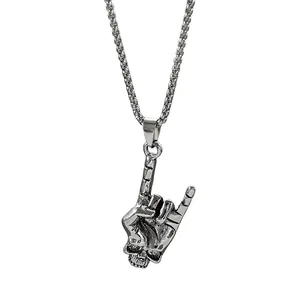 Collar para hombre con colgante de mano de calavera hip-hop en acero inoxidable vintage