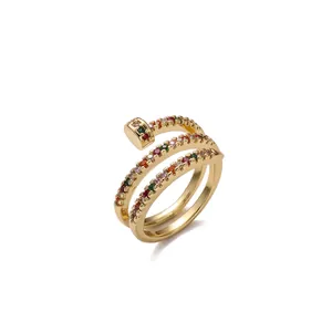 Anello a chiodo a tre strati placcato oro 18k con pietre di zirconia colorate