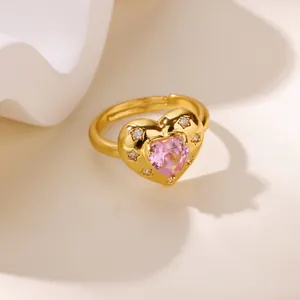 Verstellbarer 18K vergoldeter Herzring mit rosa Zirkonia-Stein und Diamant-Akzenten