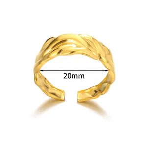 Detail view of the 20mm adjustable golden twisted wavy ring with sizing measurement