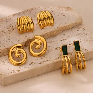 Orecchini a Bottone in Acciaio Inossidabile Oro Irregolari Vintage per Donna Strass Verde Smeraldo Spirale Gioielli Retro