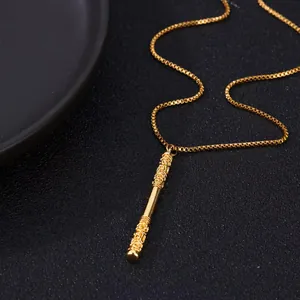 Collier doré Sun Wukong avec pendentif bâton Ruyi Jingu Bang et chaîne à mailles carrées