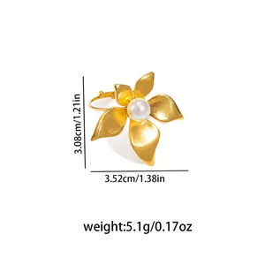 Golden flower earring with matte finish and white faux pearl, 3.52cm diameter size