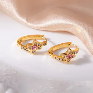 Orecchini a cerchio dorati a fiore con cristallo rosa e zirconi bianchi pavé