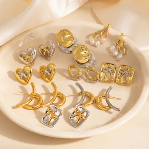 Orecchini a Bottone in Acciaio Inossidabile con Fiocco e Cuore Oro Argento Bicolore Geometrici Orecchini Perla Artificial Donna Gioielli
