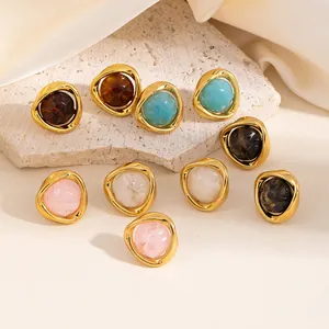 Boucles d'oreilles géométriques dorées avec pierres en résine colorées pour femme