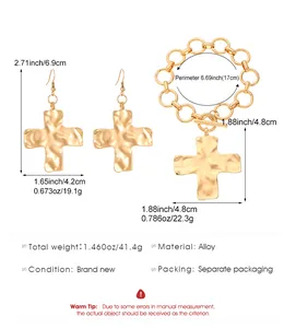 Detaillierte Größentabelle für Kreuzohrringe und Armband aus goldfarbener Metalllegierung