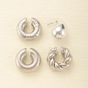 Ensemble de boucles d'oreilles argentées en forme de C avec textures martelées et gouttes