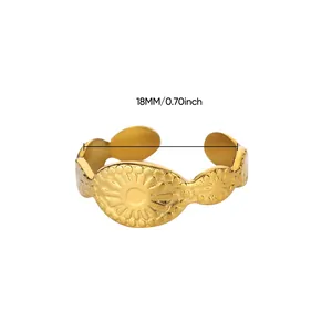 Dettaglio del diametro interno di 18 mm dell'anello d'oro vintage con motivo a stella