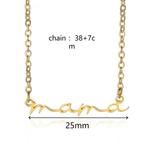 Detailansicht der goldenen Mama-Halskette mit 25mm Anhänger und verstellbarer Kette