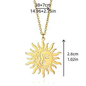 Detailansicht des Sonnen und Mond Gesichtsanhängers auf Goldkette mit Maßen